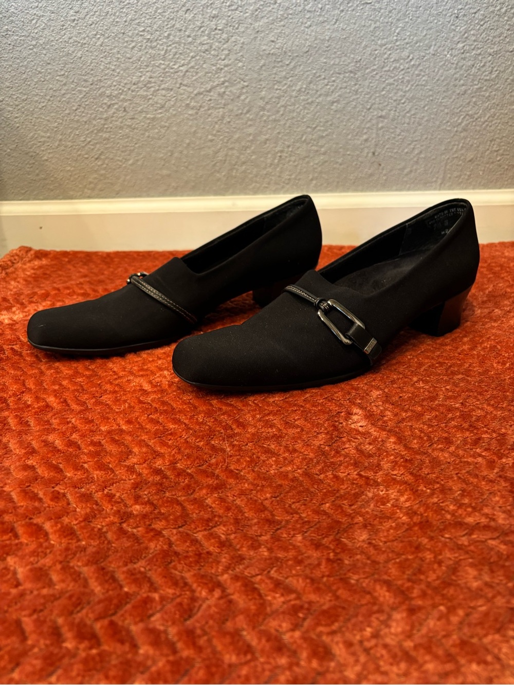 Munro Black Low Block-Heel Buckle Pumps